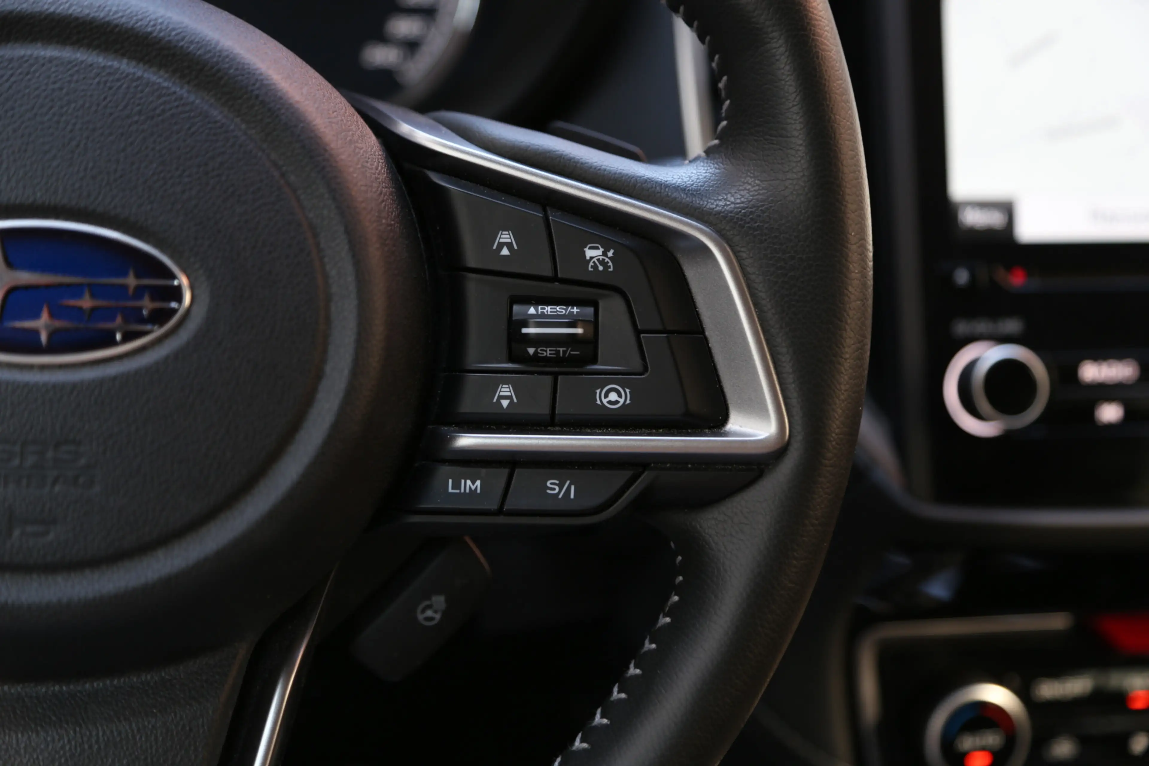 Subaru Forester 2.0i e-BOXER Luxury Navi Camera ACC LED — photo 14