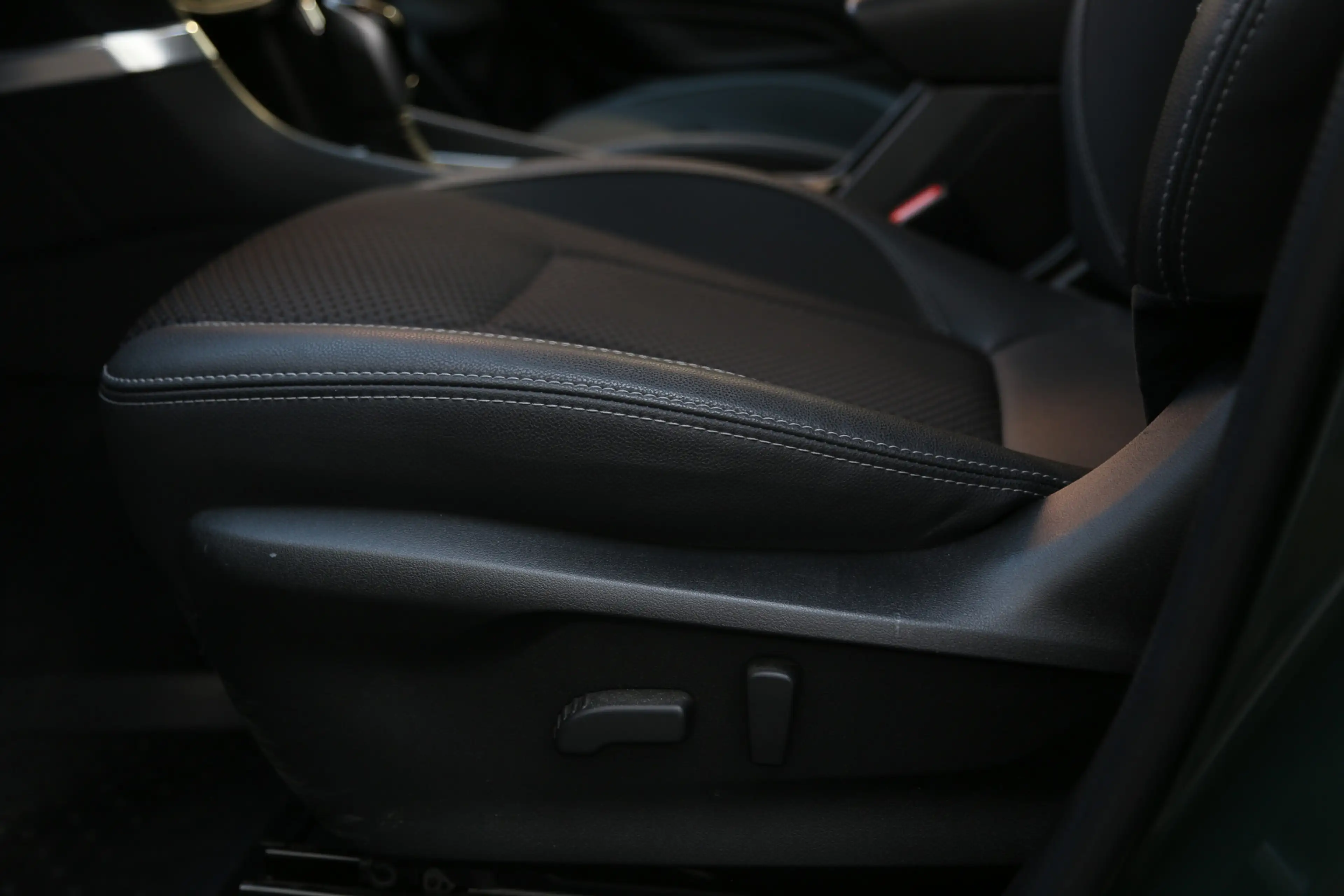 Subaru Forester 2.0i e-BOXER Luxury Navi Camera ACC LED — photo 11