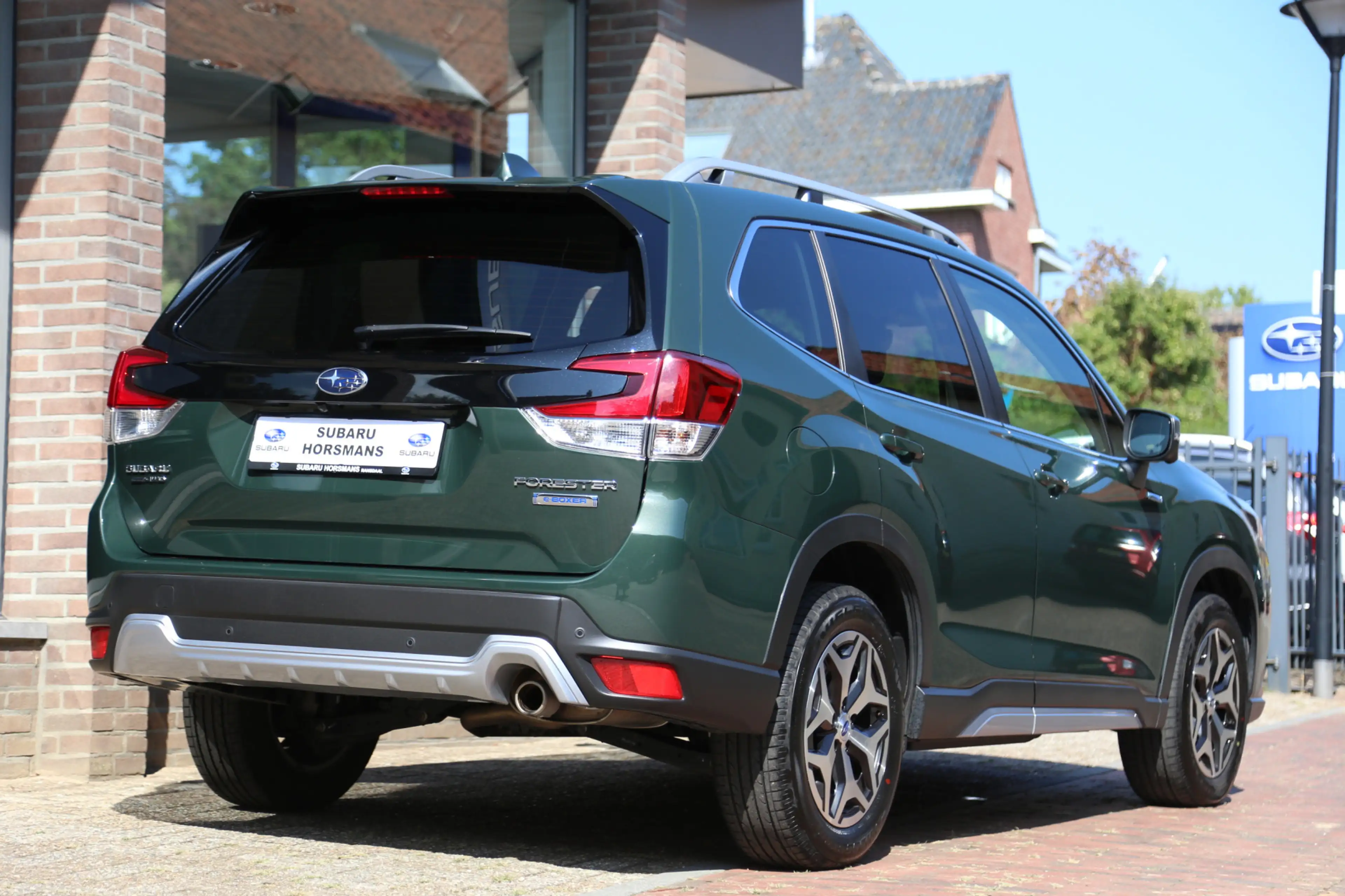 Subaru Forester 2.0i e-BOXER Luxury Navi Camera ACC LED — photo 3