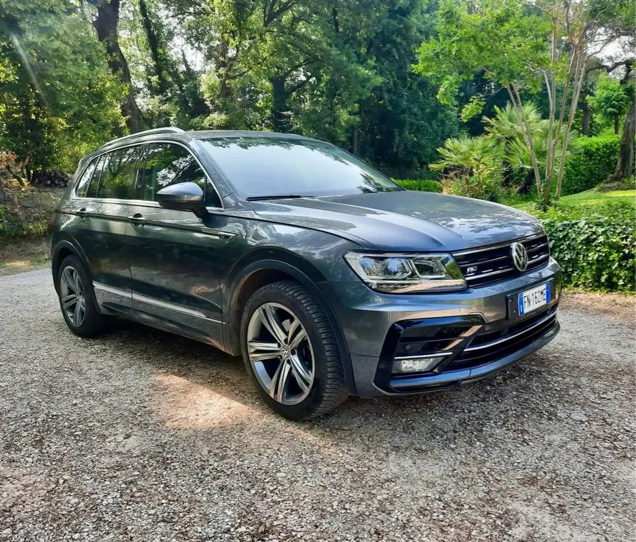 Volkswagen Tiguan 1.6 tdi R-Line RLine 116cv full uniprop Sport Grigio - 2