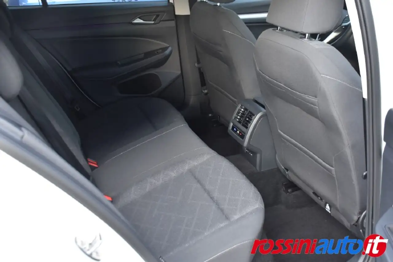 2023 Volkswagen Golf 8 1.5 TSI 131 CV LIFE + I.Q LED PERFORMANCE + NAVI + RETROCAMERA + VETRI PRIVACY + LOUNGE PACK - 3XCLIMA - SENSORI, photograph 6