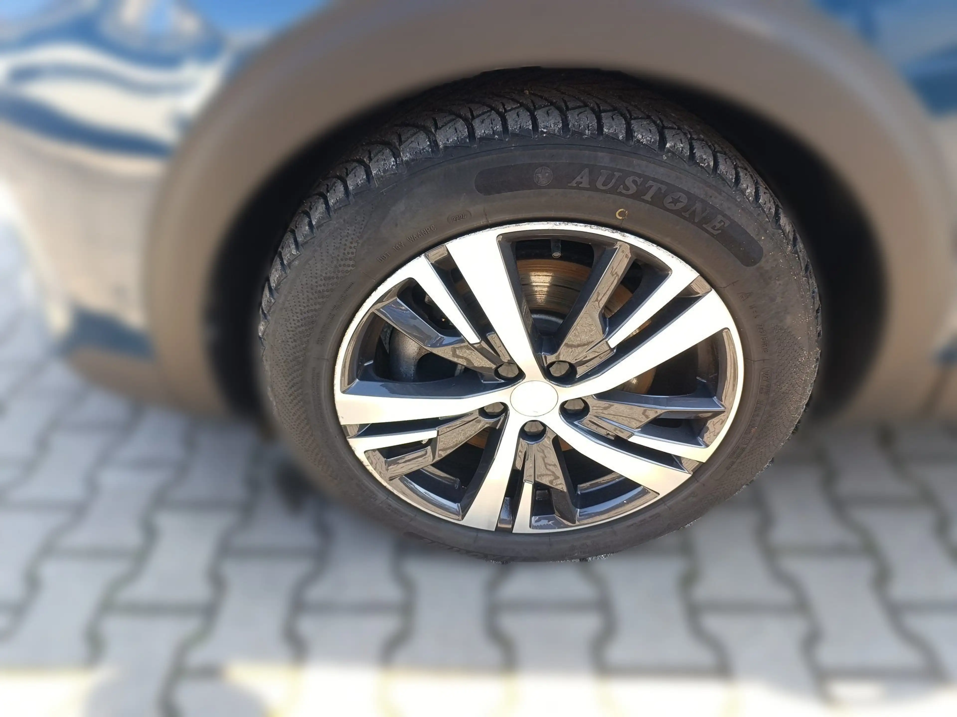 Peugeot Others 3008 Hybrid 225 (Plug-In) e-EAT8 Allure Navi — photo 4