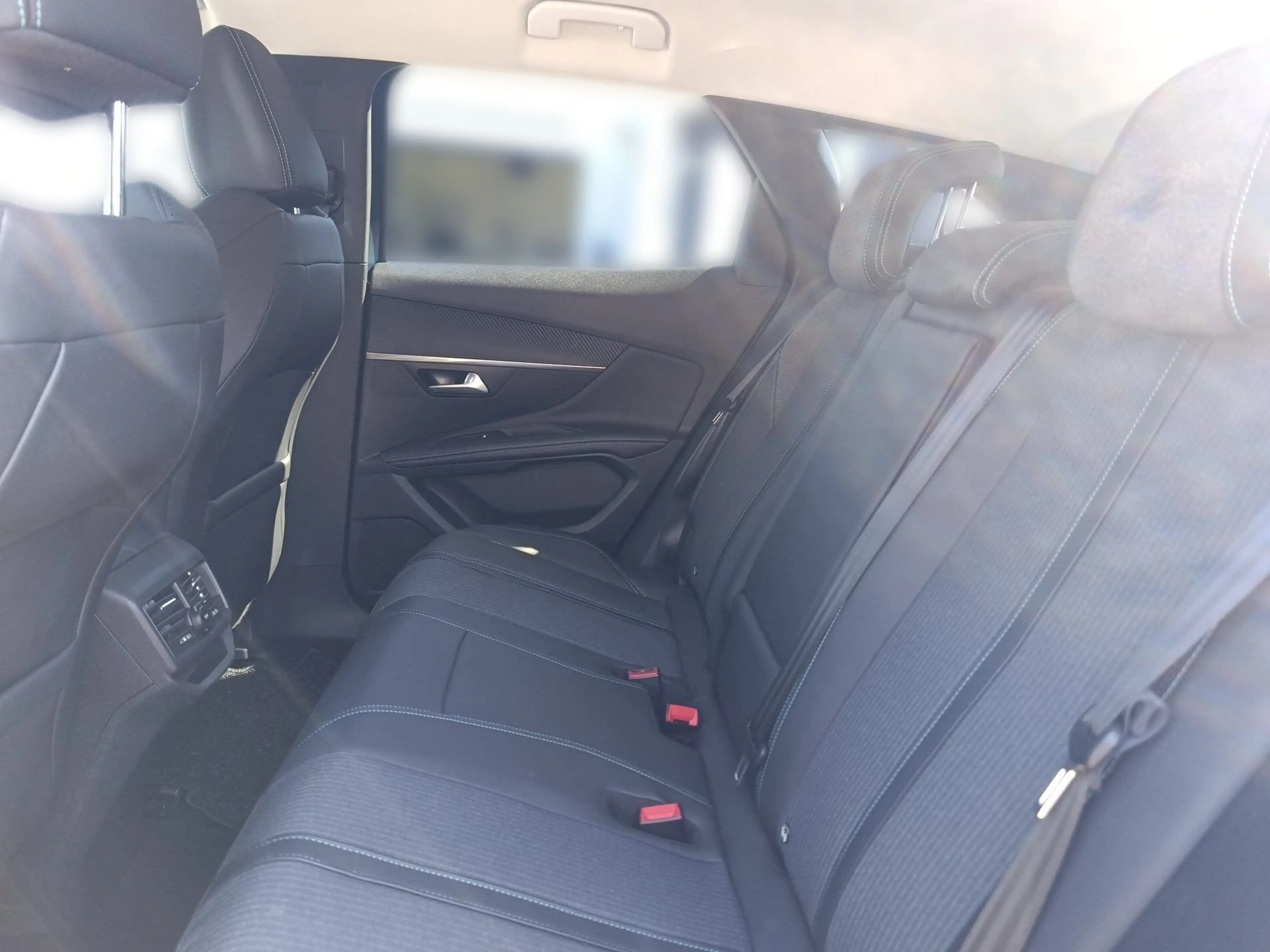 Peugeot Others 3008 Hybrid 225 (Plug-In) e-EAT8 Allure Navi — photo 8
