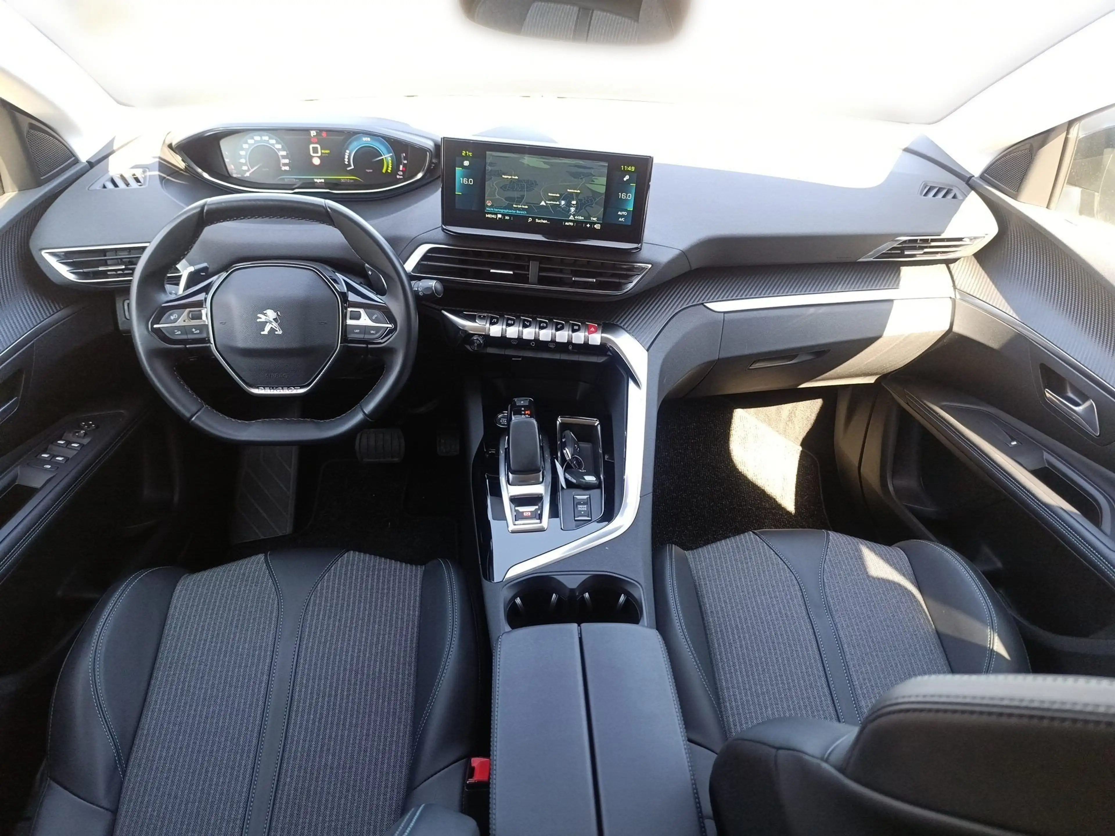 Peugeot Others 3008 Hybrid 225 (Plug-In) e-EAT8 Allure Navi — photo 10