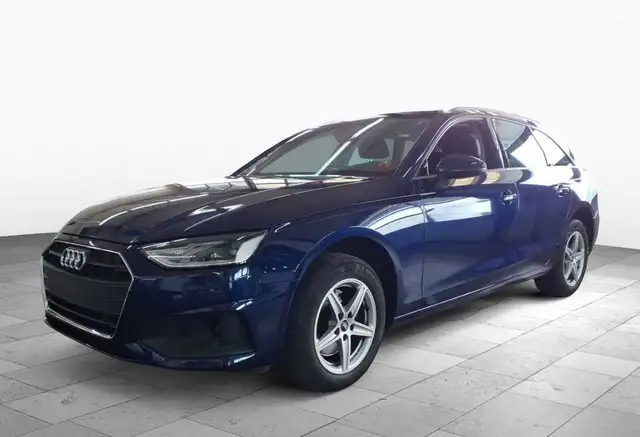 Audi A4 view 3