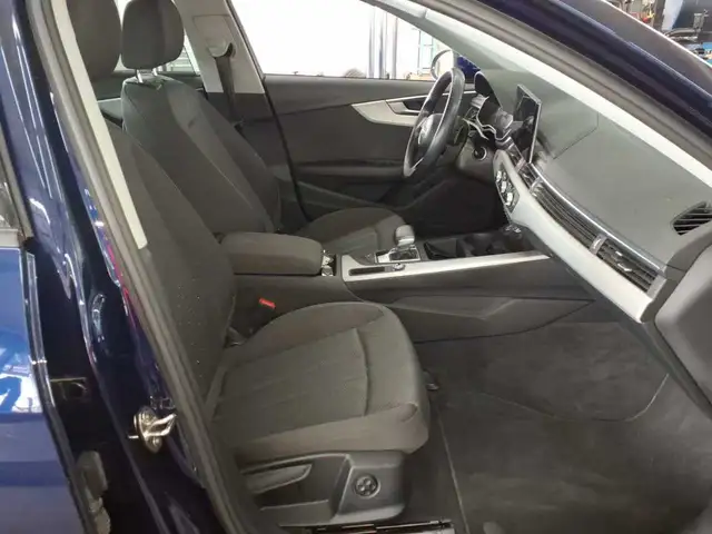 Audi A4 view 7