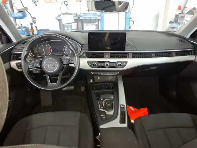 Audi A4 view 8