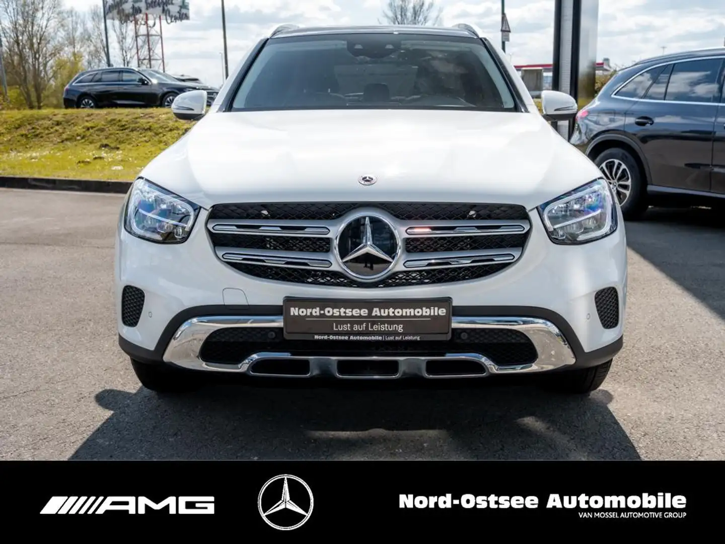 Mercedes-Benz GLC 300 e 4M KAMERA PANO AHK LED DISTR. MBUX ABC Weiß - 2