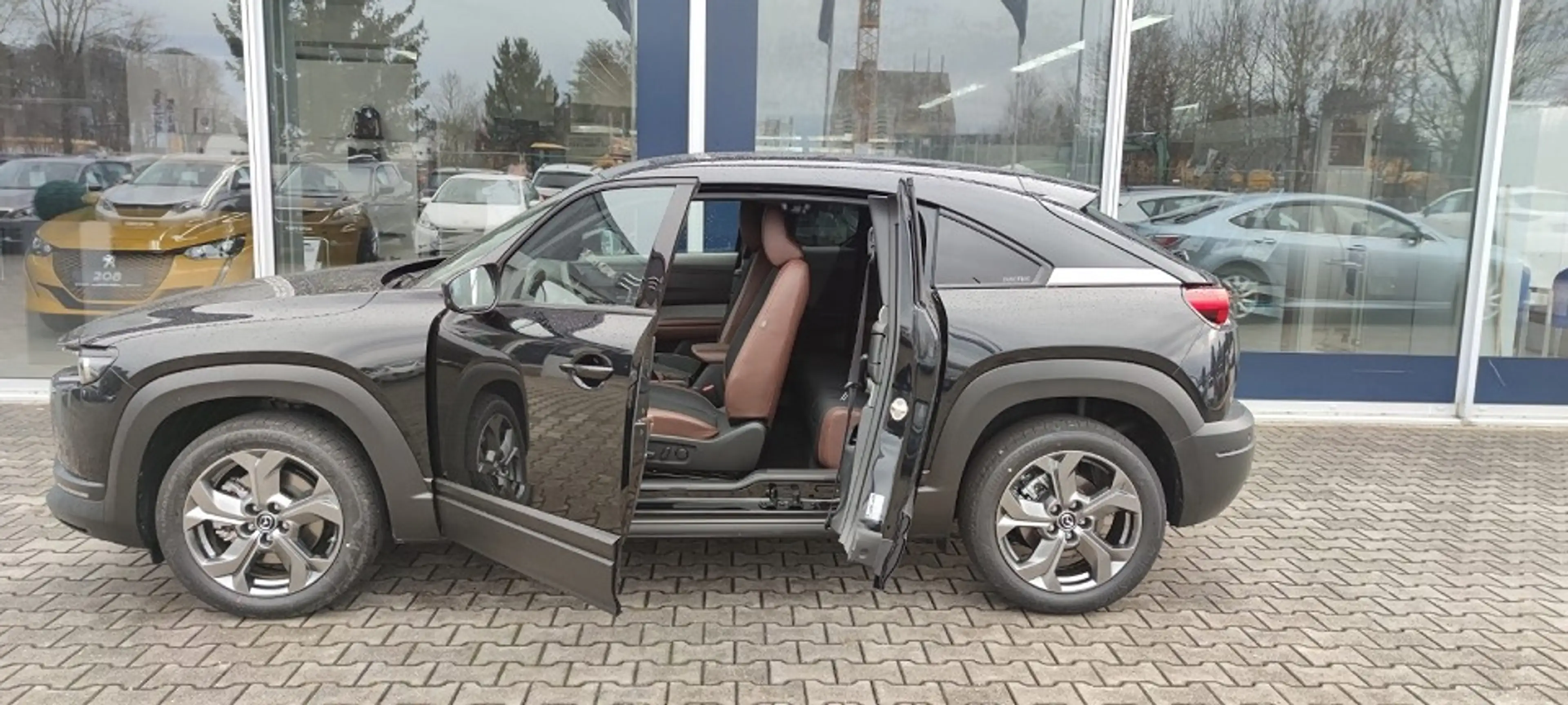 Mazda MX-30 35,5 kWh e-SKYACTIV 145 PS — photo 8