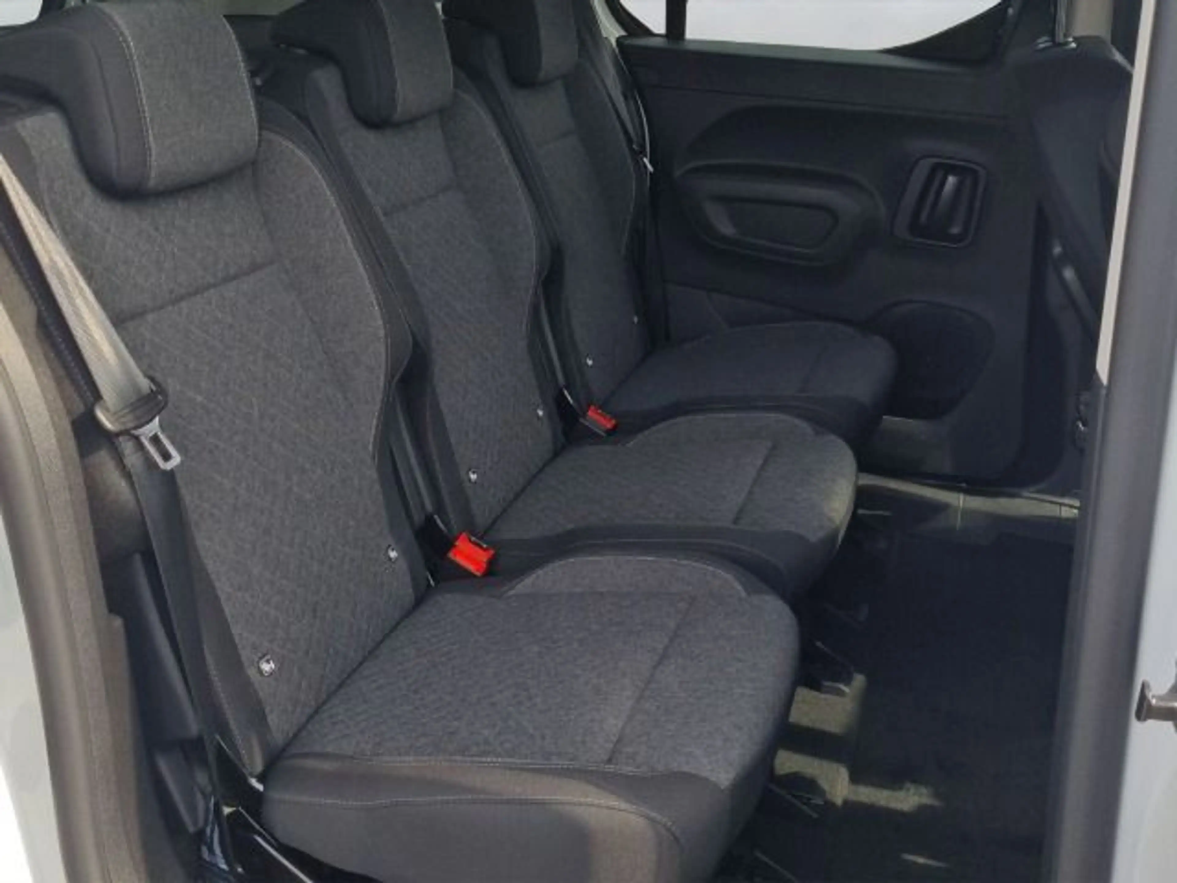 Opel Combo GS 1.5D*CARPLAY*SITZHZG*MATRIX*KAMERA* — photo 8