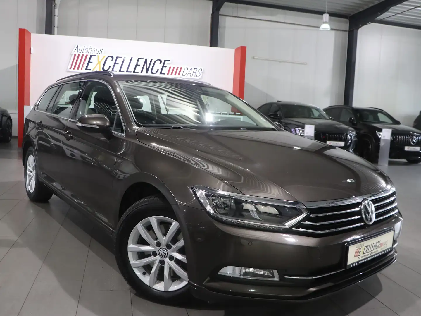 Volkswagen Passat Variant 1.8 TSI Comfortline DIGI-COCKPIT+ Braun - 1