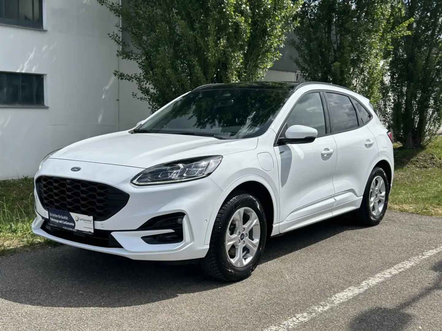 Ford Kuga ST-Line X PHEV 225PS Automatik Weiß - 1