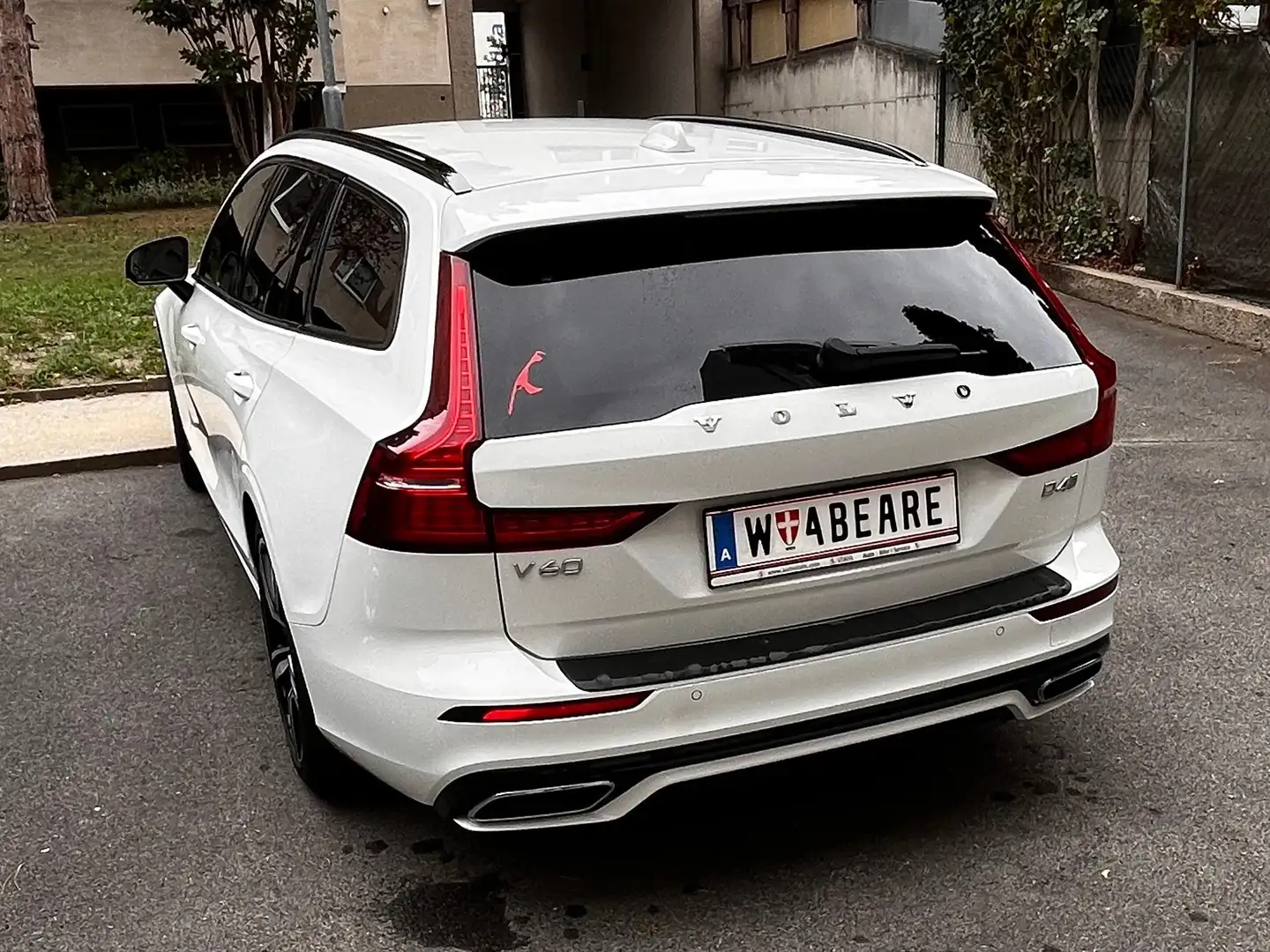 Volvo V60 V60 D4 R-Design R-Design Weiß - 2
