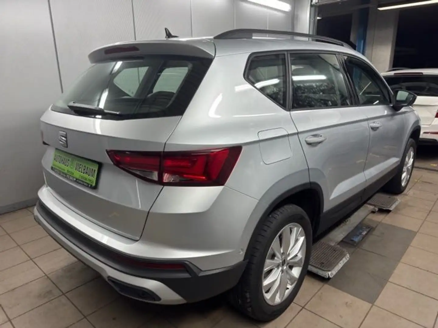 SEAT Ateca Style 2,0 TDI-LED-Navi-ACC-AHK-R.Kamera Argent - 2