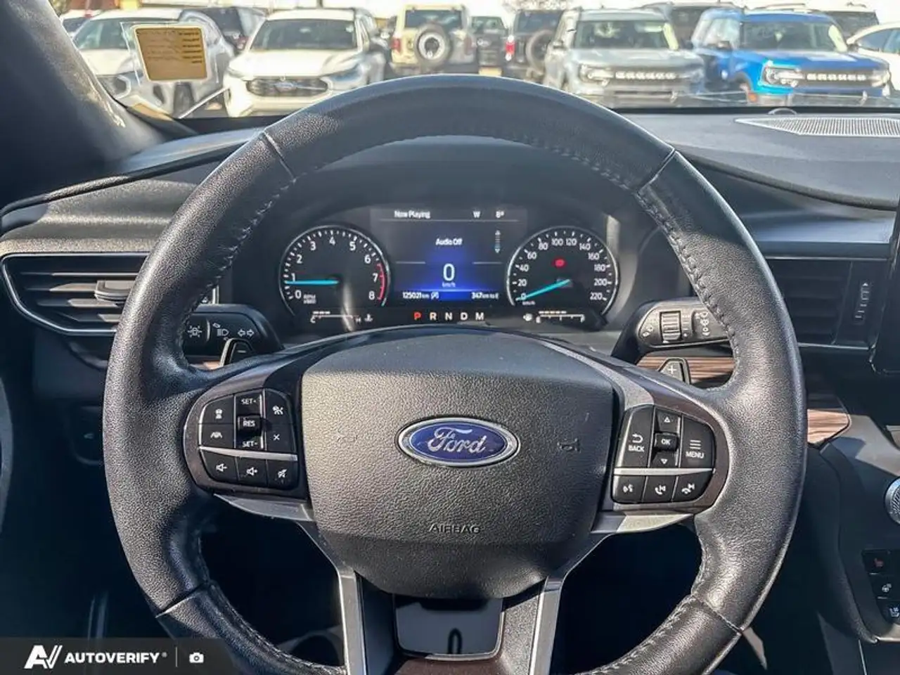 Ford Explorer снимка Ford Explorer
