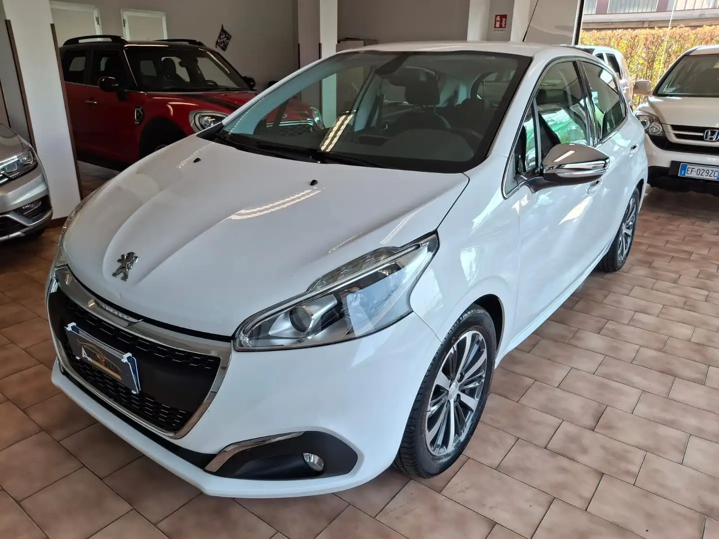 Peugeot 208 *5p 1.2 *NEOPATENTATI*TAGLIANDI CERTIFICATI Bianco - 1
