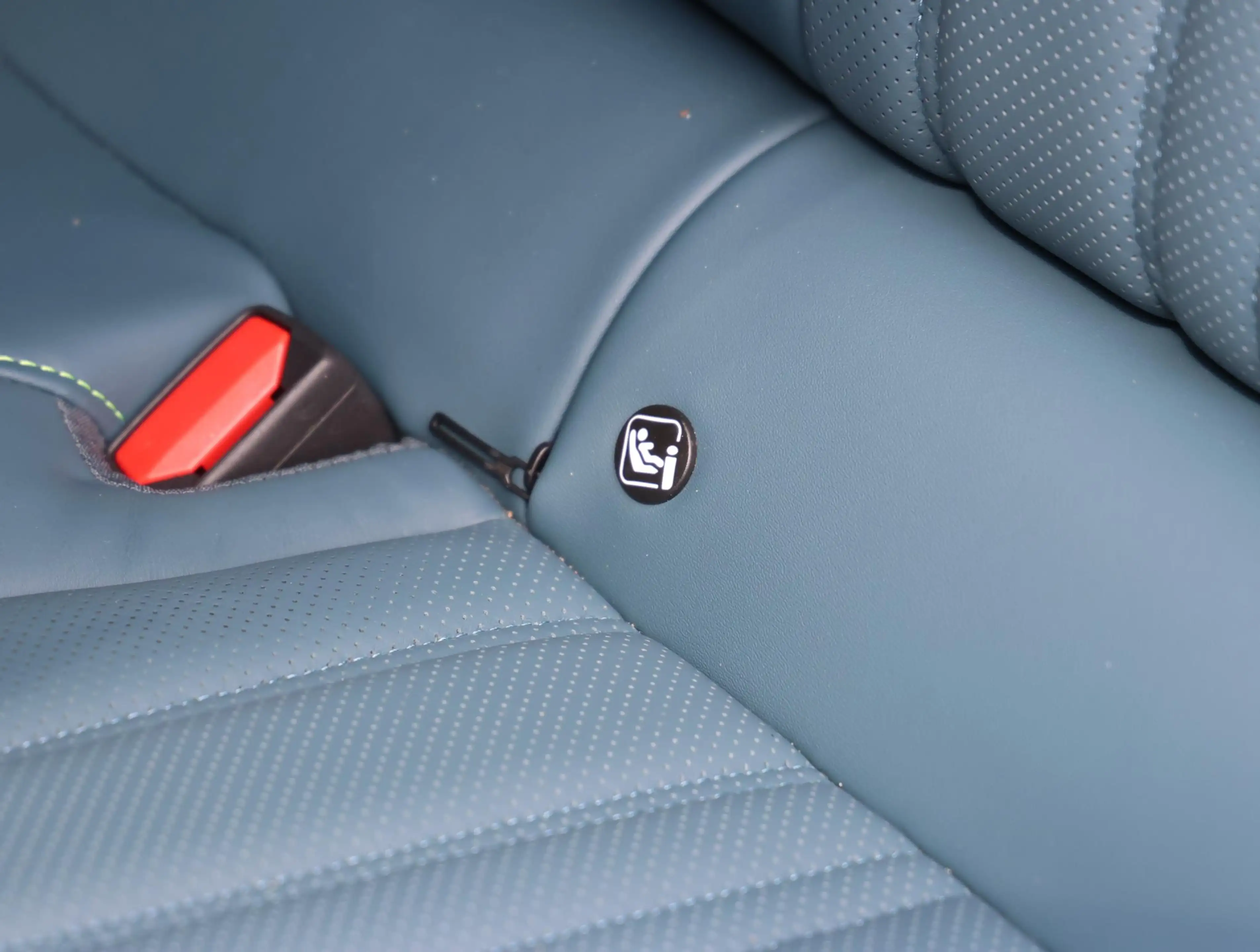 Peugeot 408 1.2 PureTech GT 130 EAT8 | Focal Hifi | Lederen be — photo 15