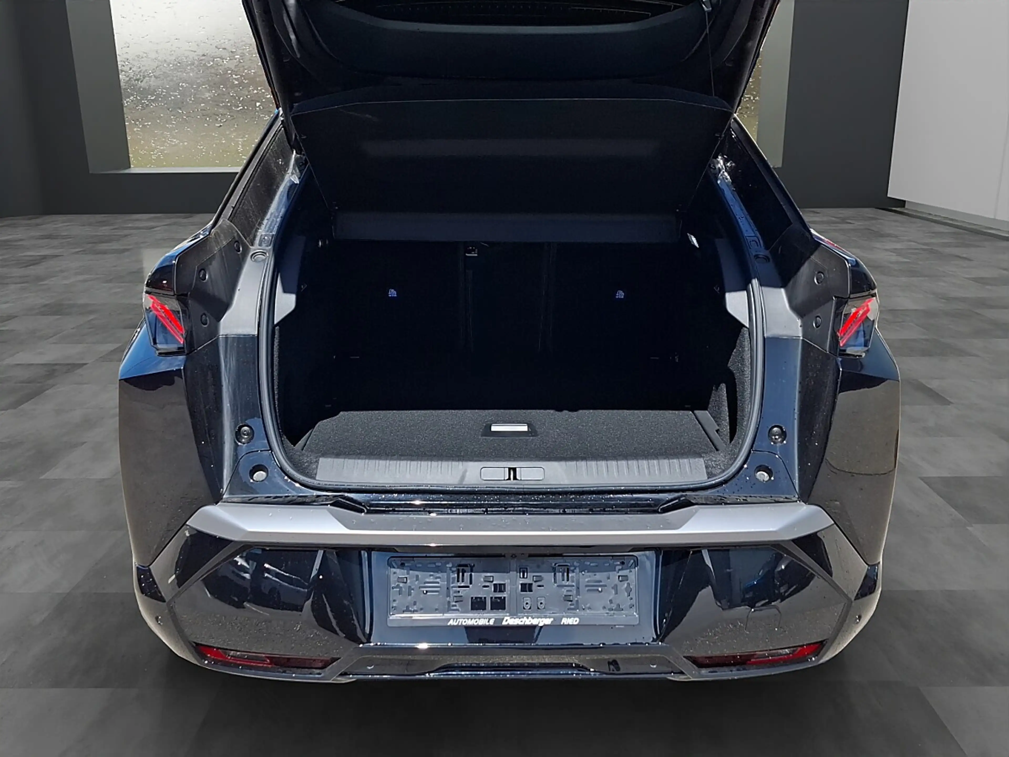 Peugeot 3008 Elektro 210 73kWh — photo 12