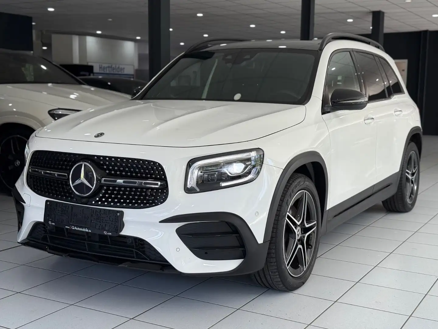 Mercedes-Benz GLB 200 d*AMG-LINE*PANO*MEMORY*BURM*KEYLESS*MBEAM Blanc - 1