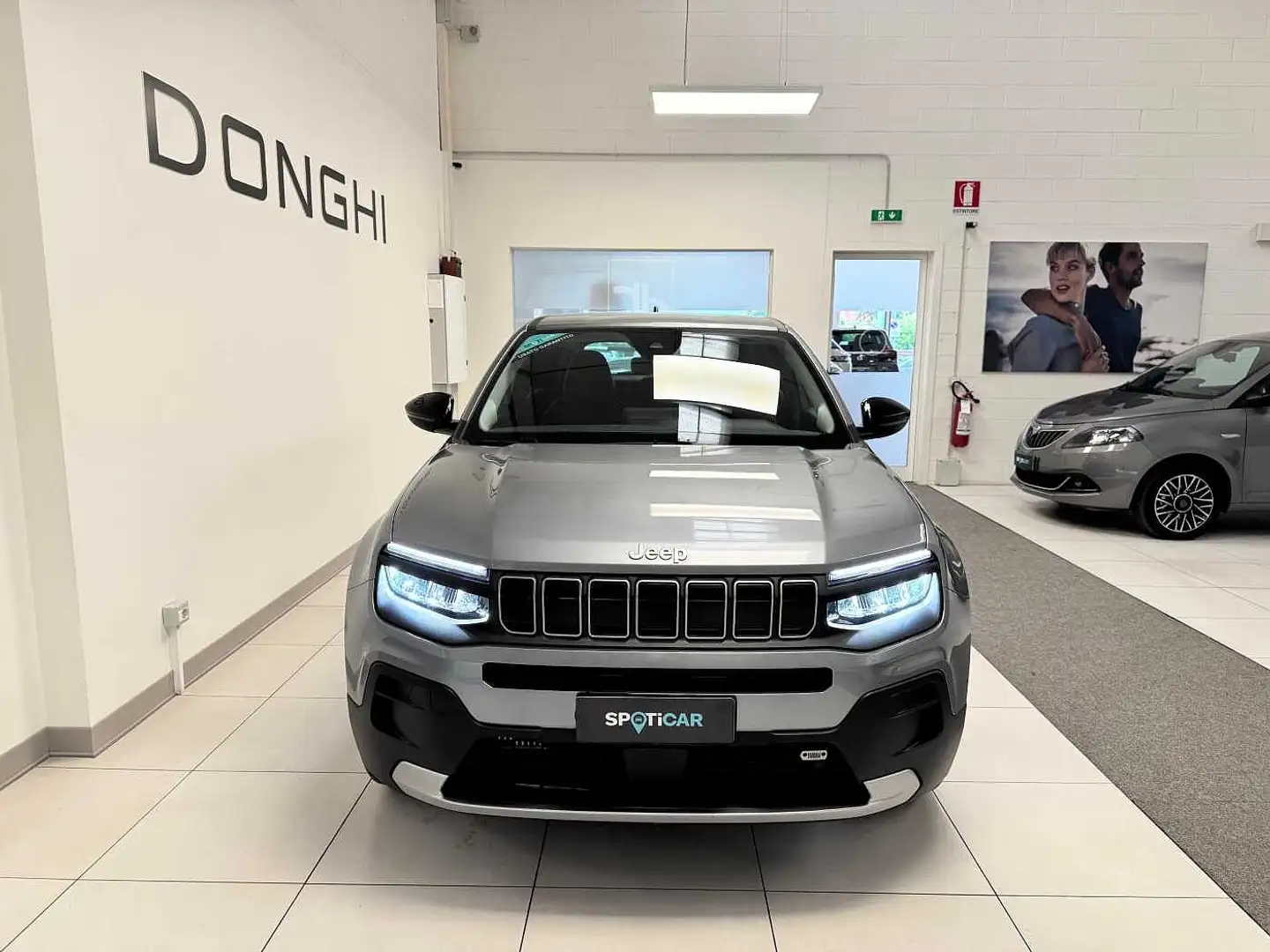 Jeep Avenger Altitude 1.2 100cv Turbo AZIENDALE! Grijs - 2