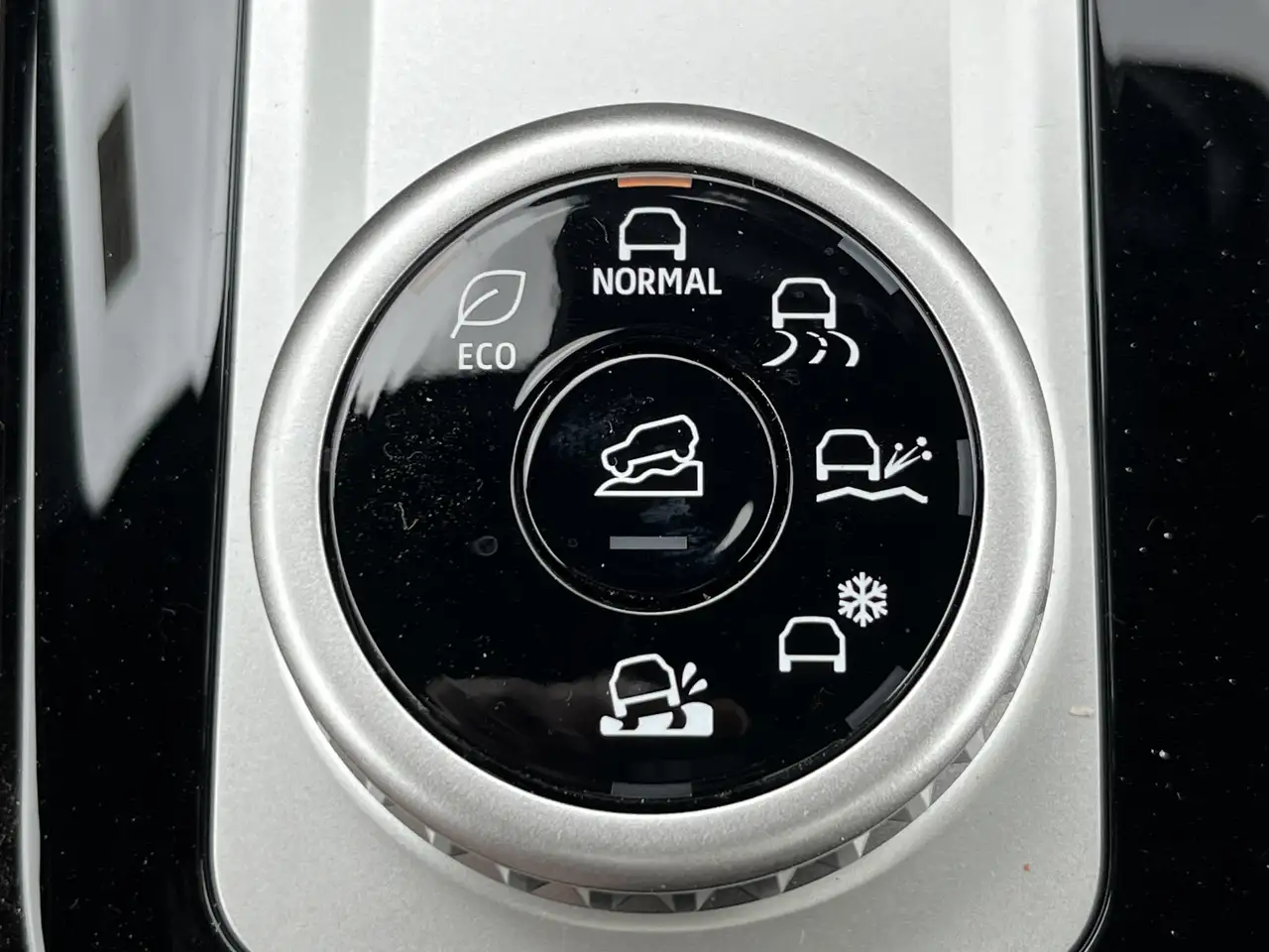 Mitsubishi Outlander снимка Mitsubishi Outlander