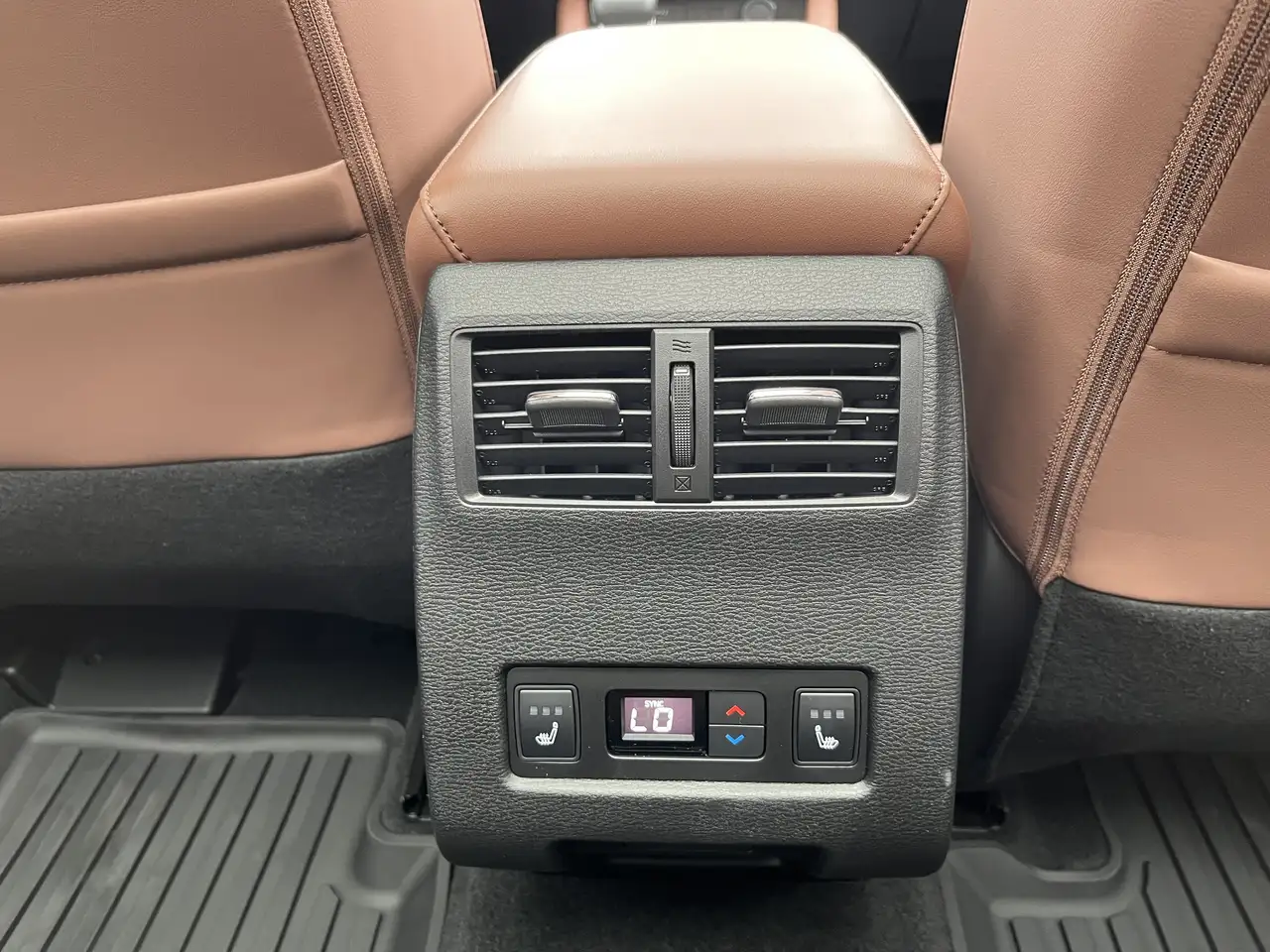 Mitsubishi Outlander снимка Mitsubishi Outlander