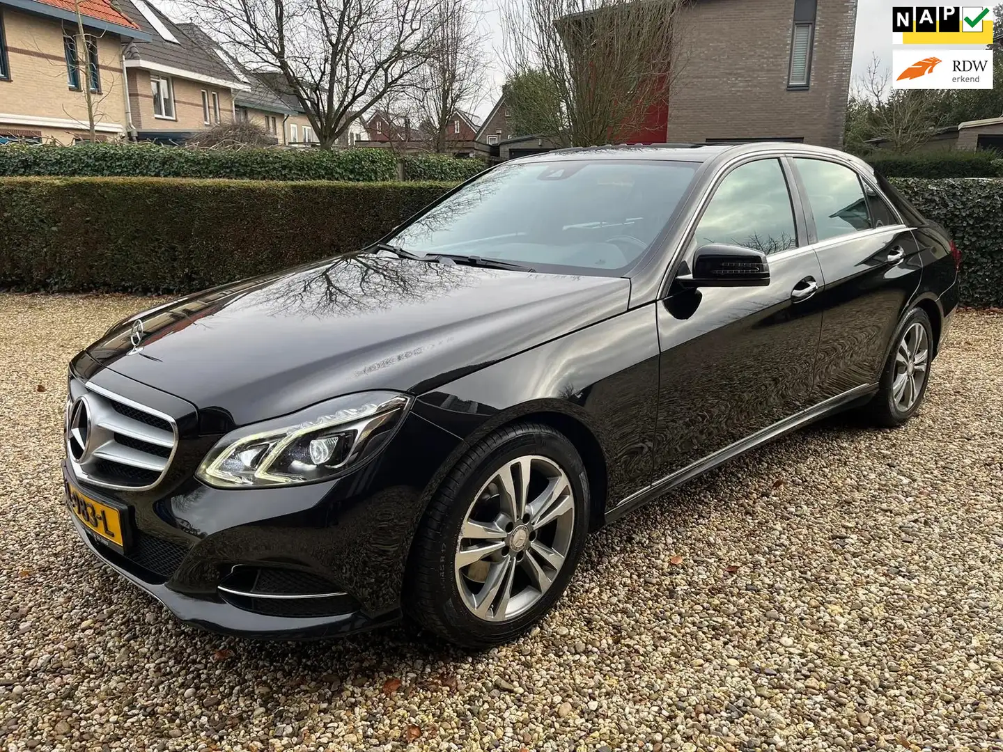 Mercedes-Benz E 250 BlueTEC 4MATIC Avantgarde Noir - 1