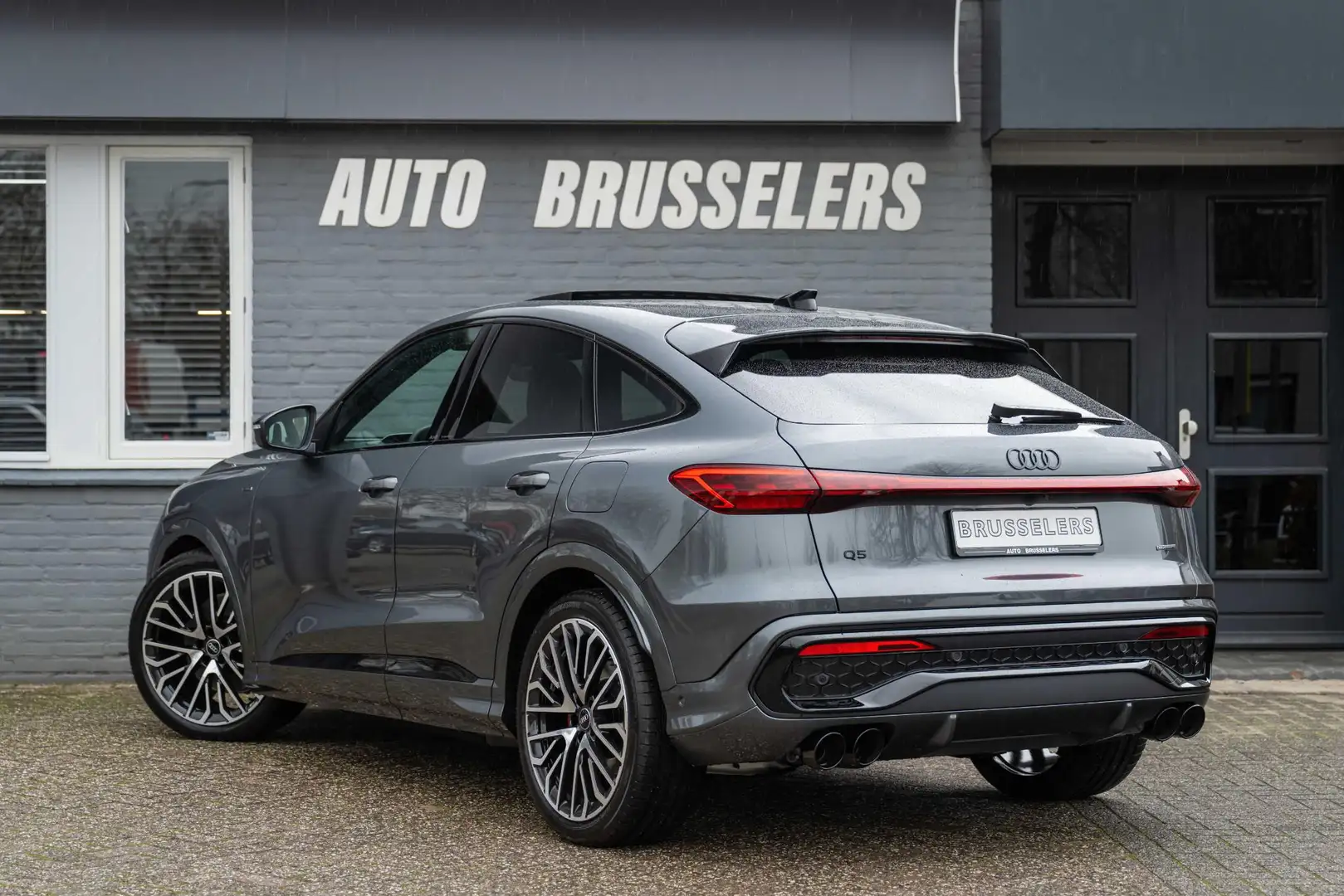 Audi Q5 Sportback 2.0 TFSI e-hybrid quattro S edition Comp Grijs - 2