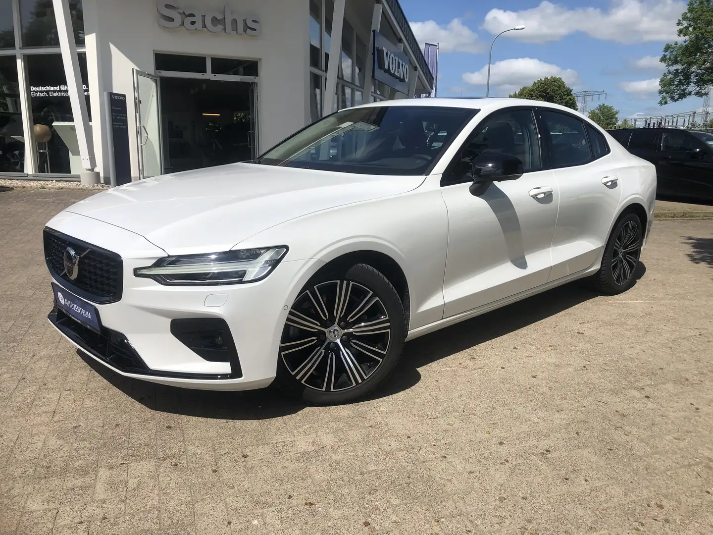 Volvo S60 B5 AWD Ultimate Dark Weiß - 1