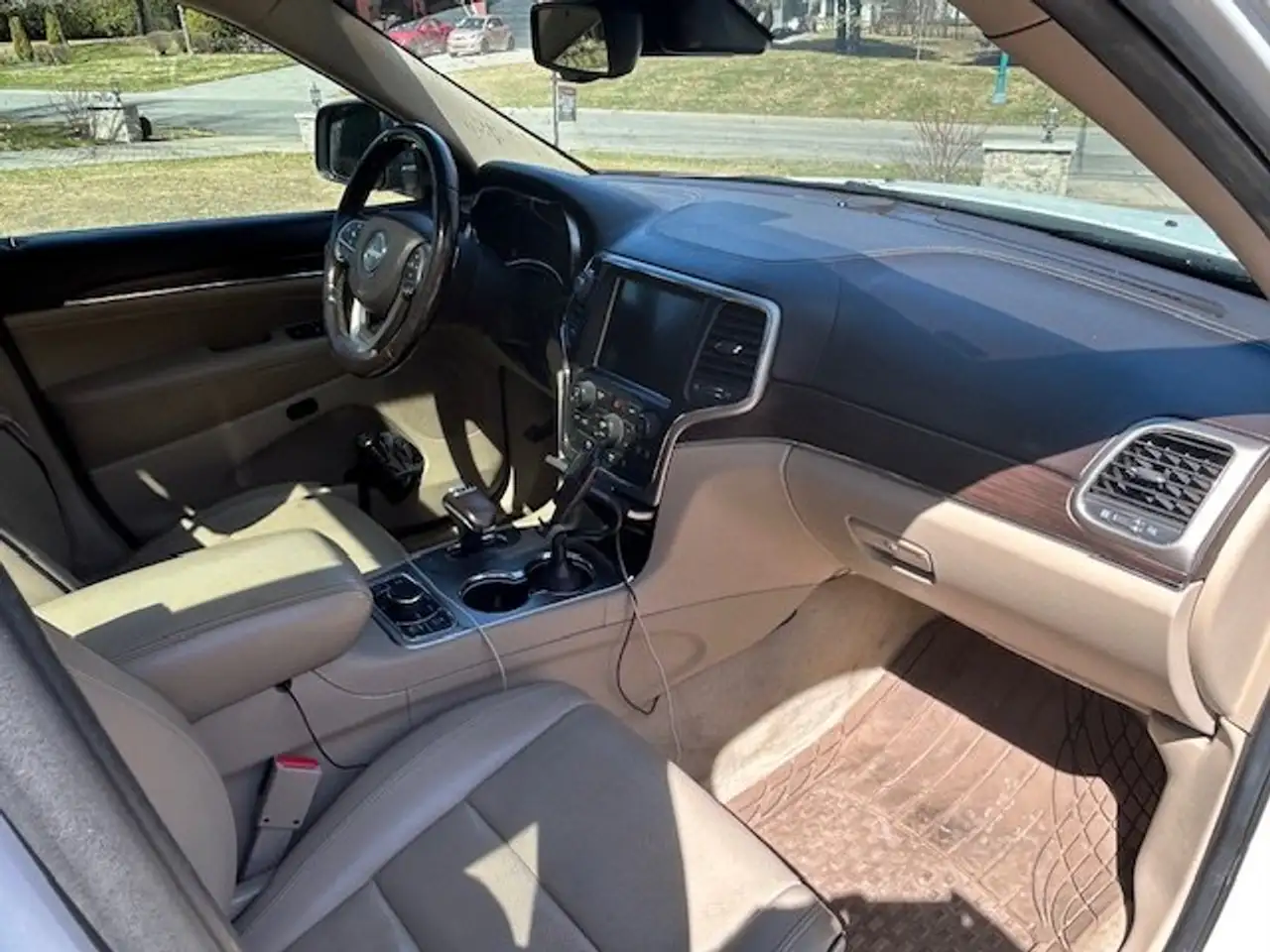 Jeep Grand Cherokee снимка Jeep Grand Cherokee