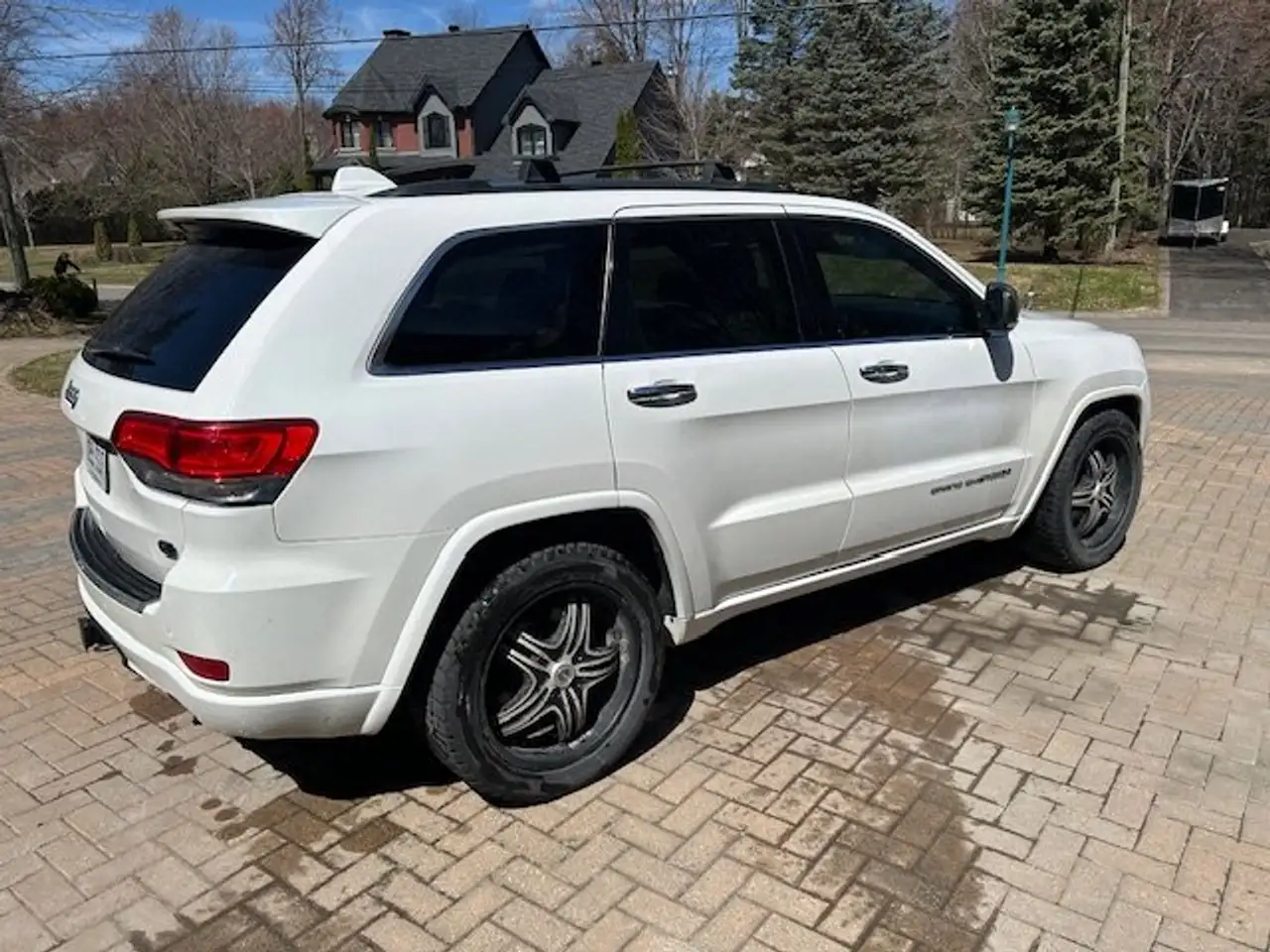 Jeep Grand Cherokee снимка Jeep Grand Cherokee