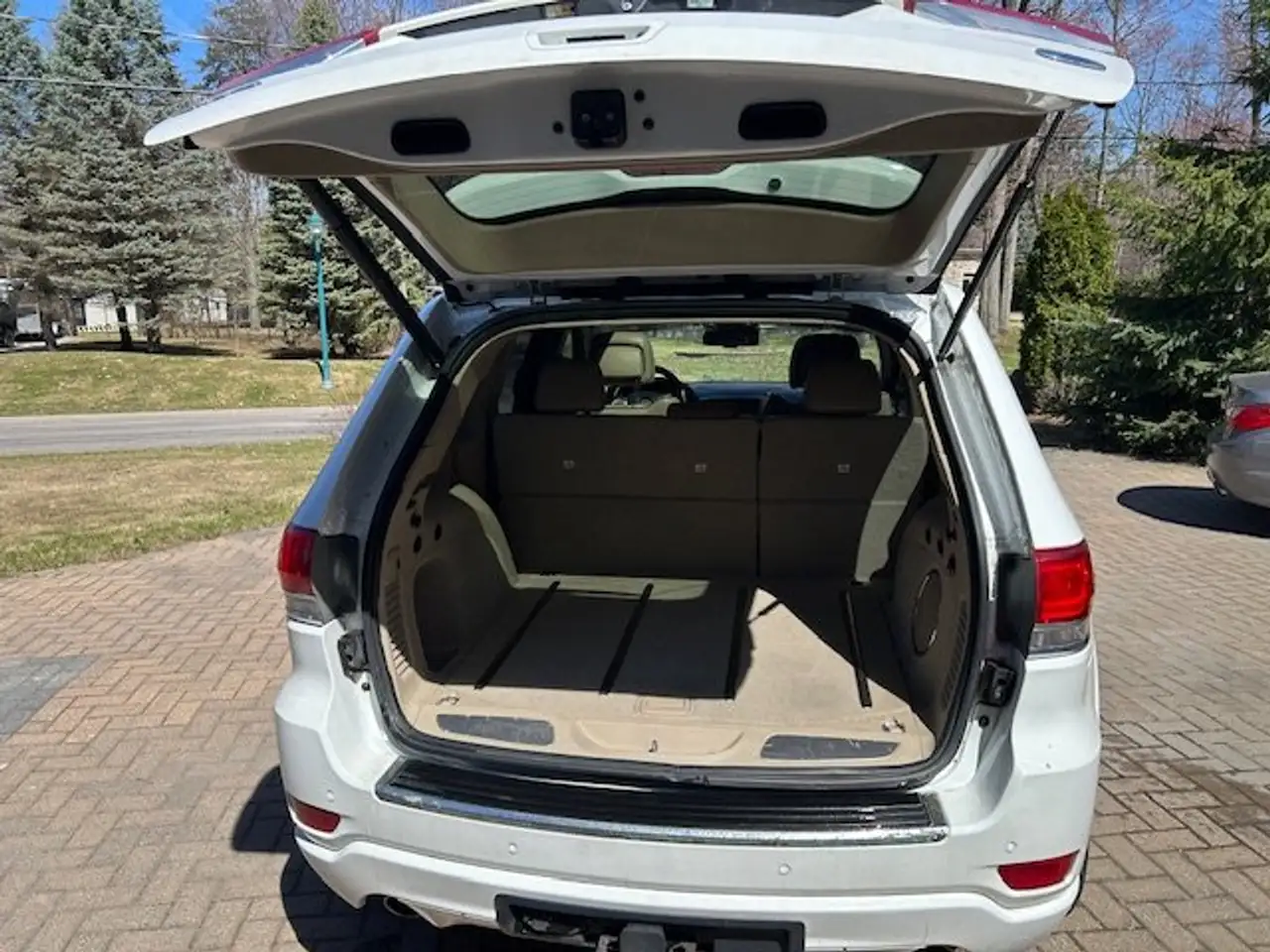 Jeep Grand Cherokee снимка Jeep Grand Cherokee