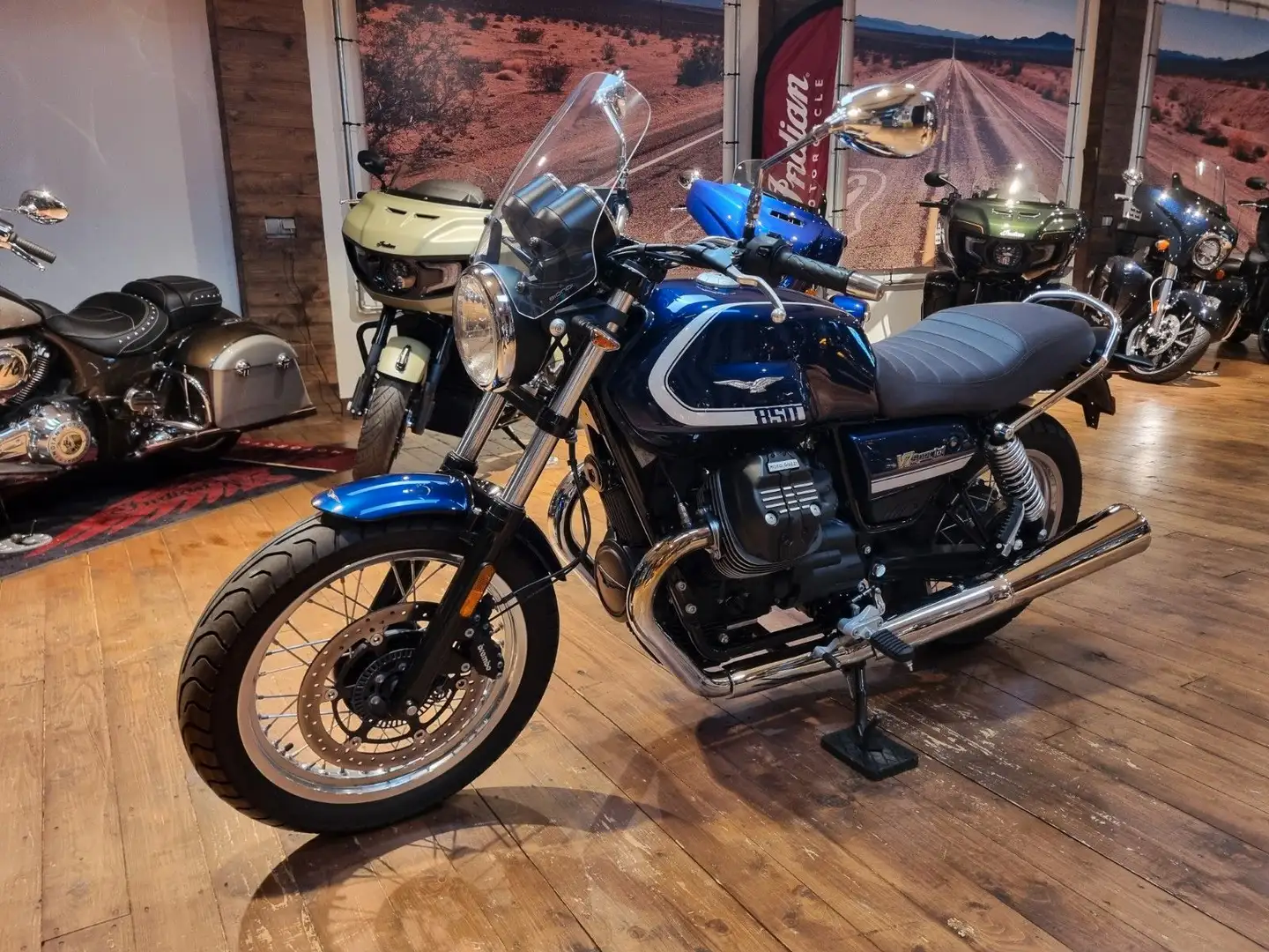 Moto Guzzi V 7 Special "Top" 100 Jahre (EUR 150/4,99%) Blu/Azzurro - 2