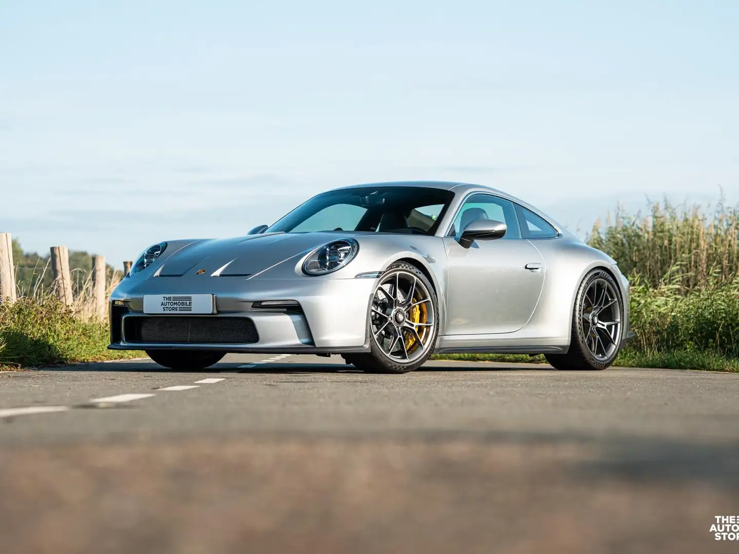 Porsche 911 4.0 GT3 Touring Argent - 2