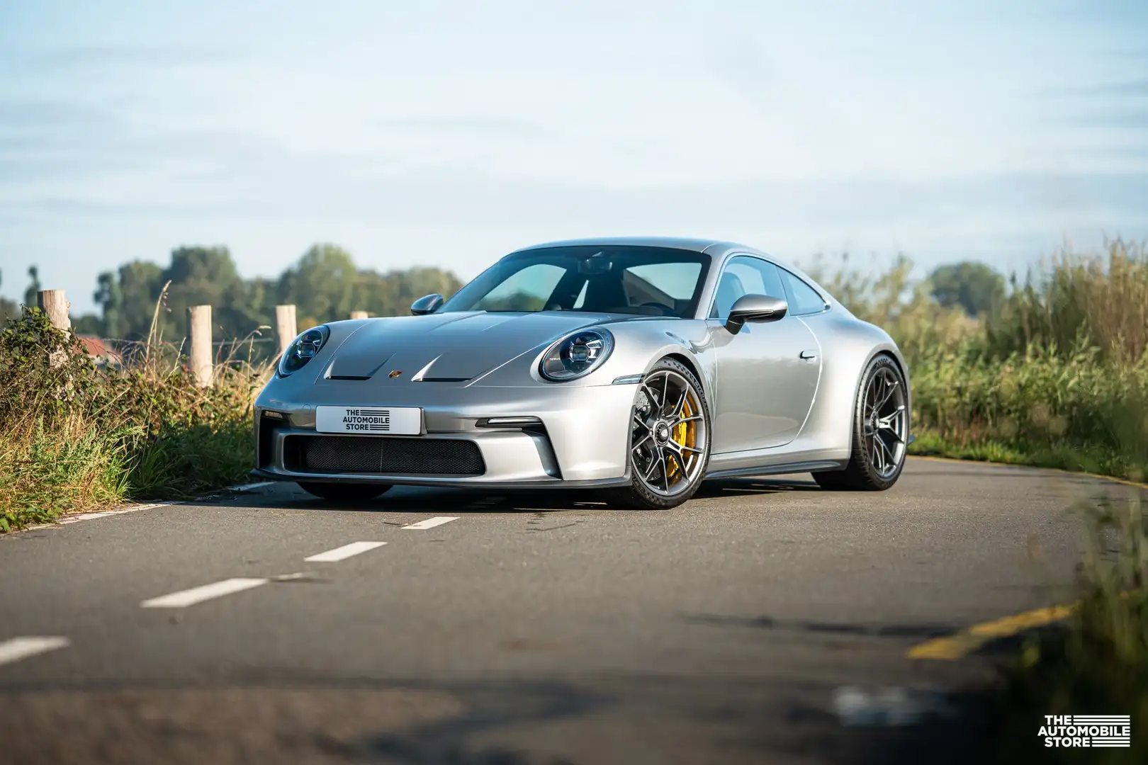 Porsche 911 4.0 GT3 Touring Argent - 1