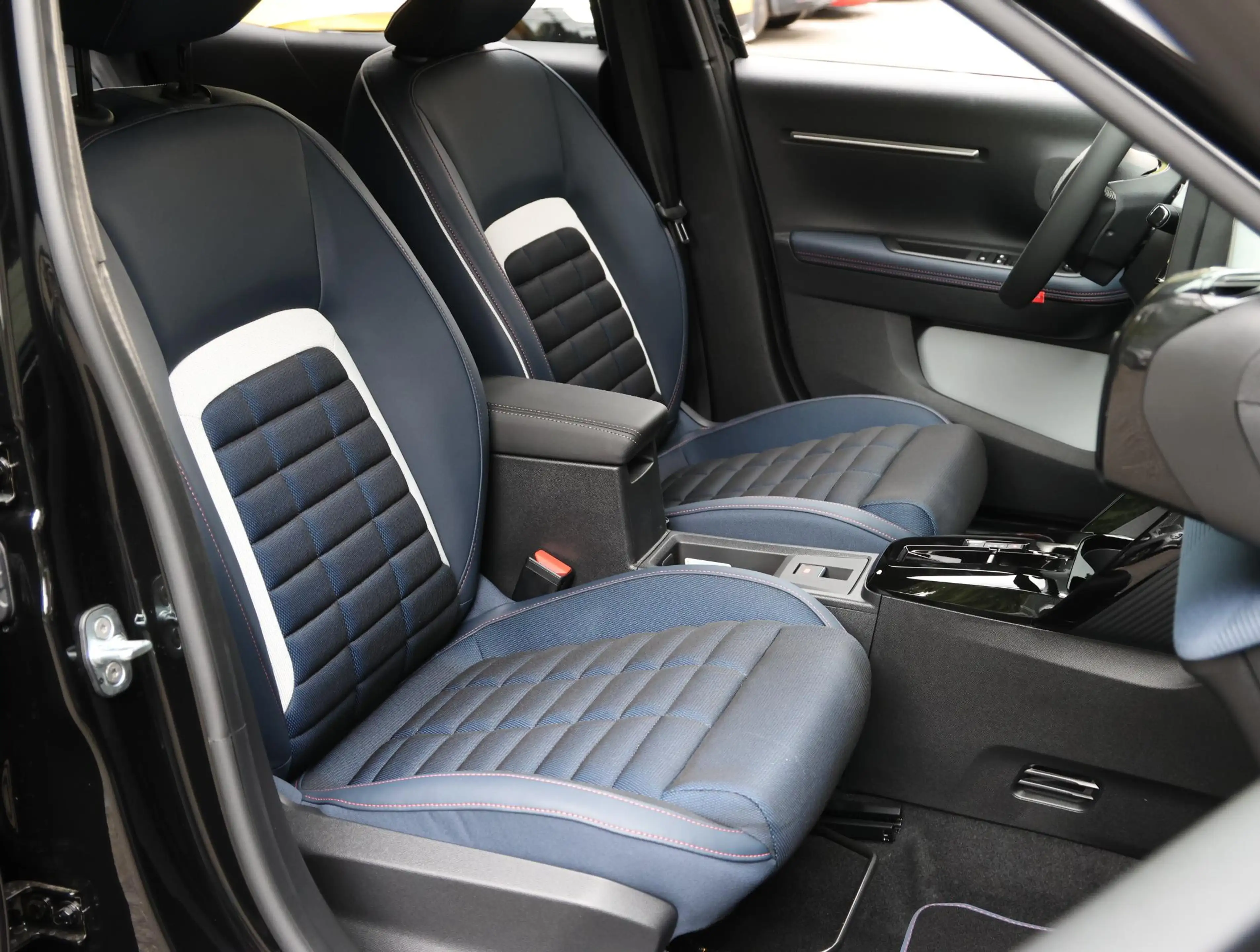 Citroen C3 Aircross 1.2 Hybrid 145pk Collection | Keyless Entry & Star — photo 9