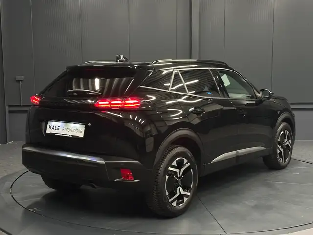 Peugeot 2008 view 5