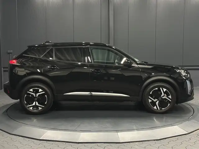 Peugeot 2008 view 6