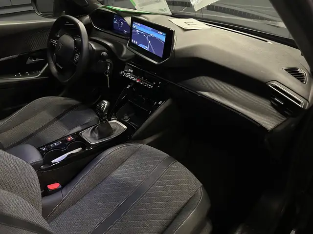 Peugeot 2008 view 11