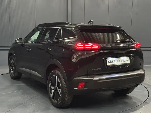 Peugeot 2008 view 3
