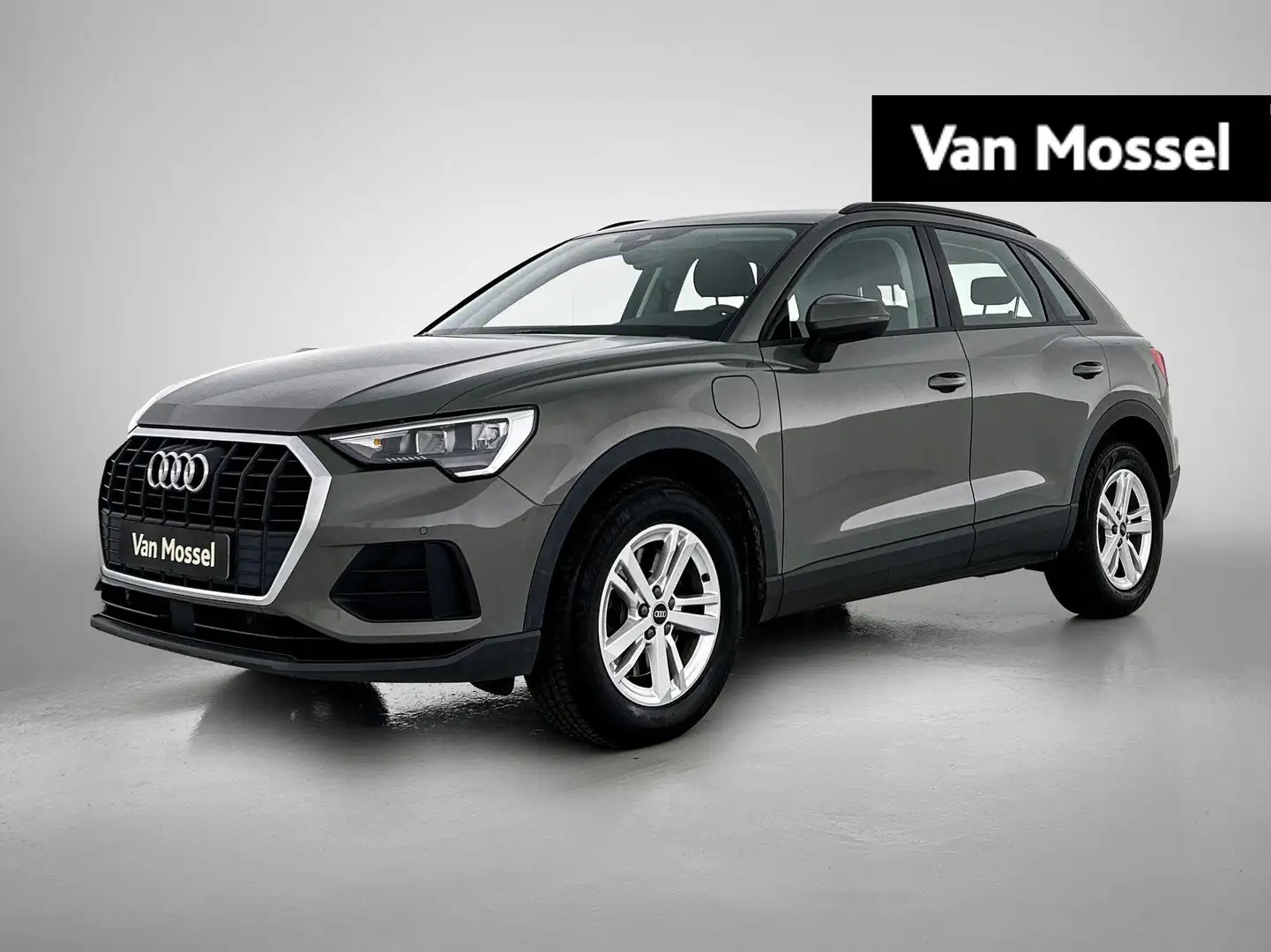 Audi Q3 45 TFSI e edition 245 PK | Automaat | Navigatie | Grijs - 1