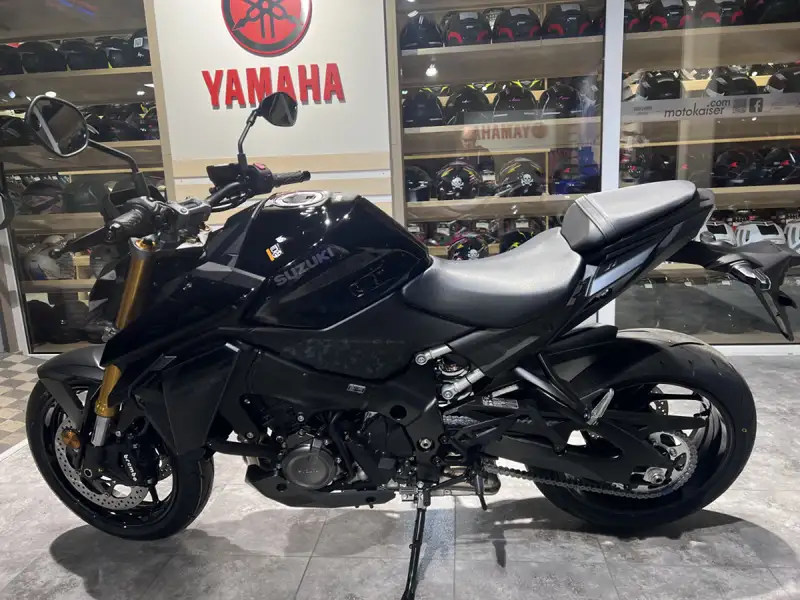 Suzuki GSX-S 1000 - foto 4