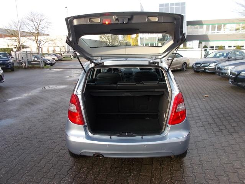 Mercedes-Benz A 150 A150 Elegance, Parkassistent Allwetter — photo 11