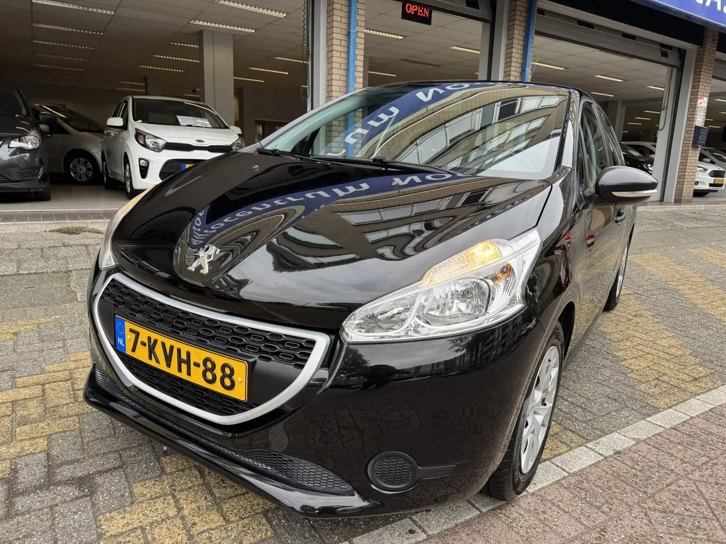 Peugeot 208 1.2 VTi Access 91064KM! NAP | Nieuwe distributieri Zwart - 2
