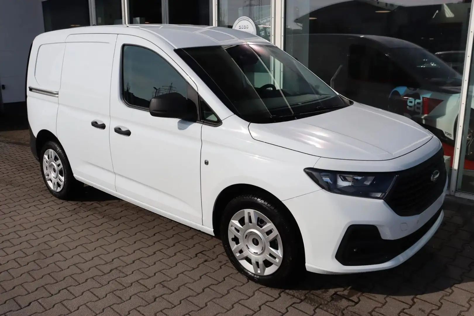 Ford Transit Connect Trend 2.0 L1 3,99 % FIN* Biały - 2