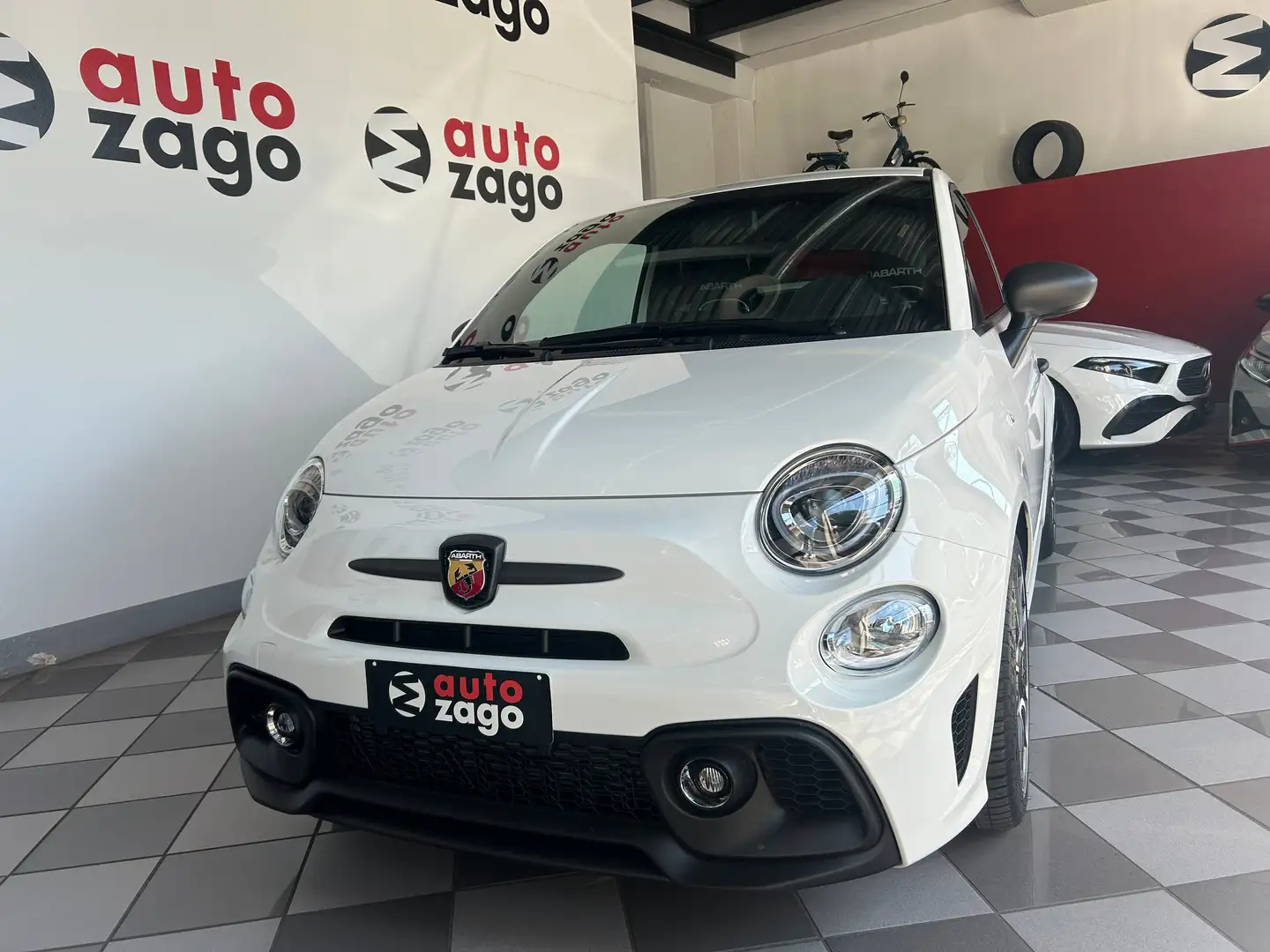 Abarth 695 1.4 t-jet Turismo 180cv Wit - 2