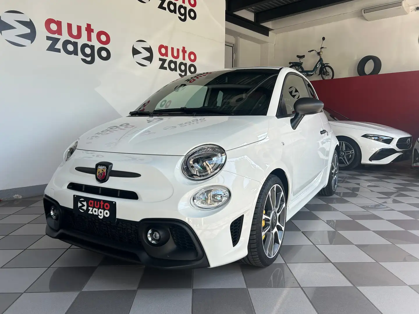Abarth 695 1.4 t-jet Turismo 180cv Wit - 1