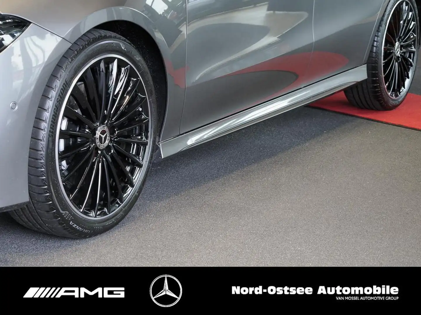 Mercedes-Benz CLA 200 AMG NIGHT PANO 19-ZOLL STANDHEIZUNG Grau - 2