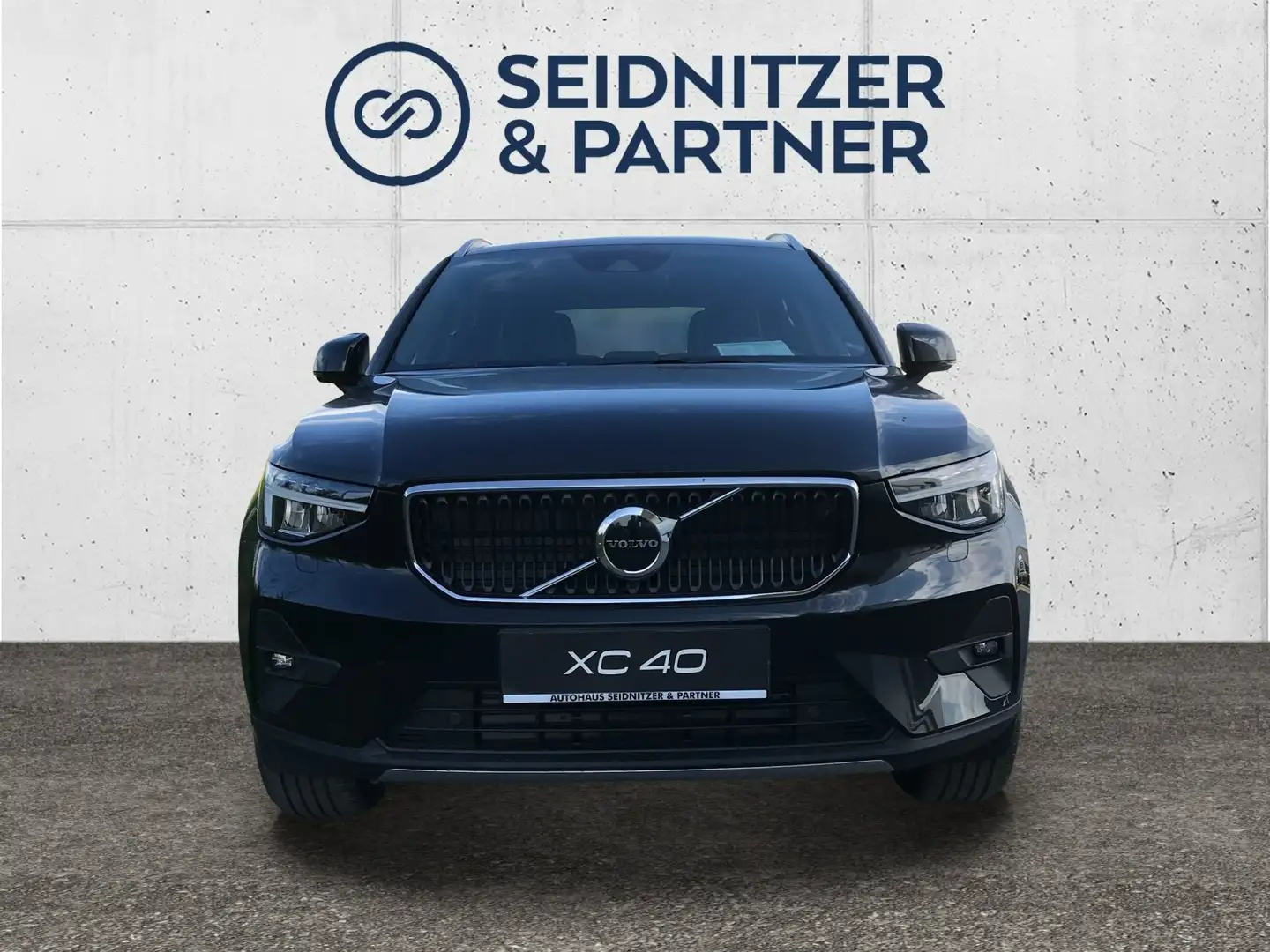 Volvo XC40 T2 Core Automatik FWD "Edition" Schwarz - 2