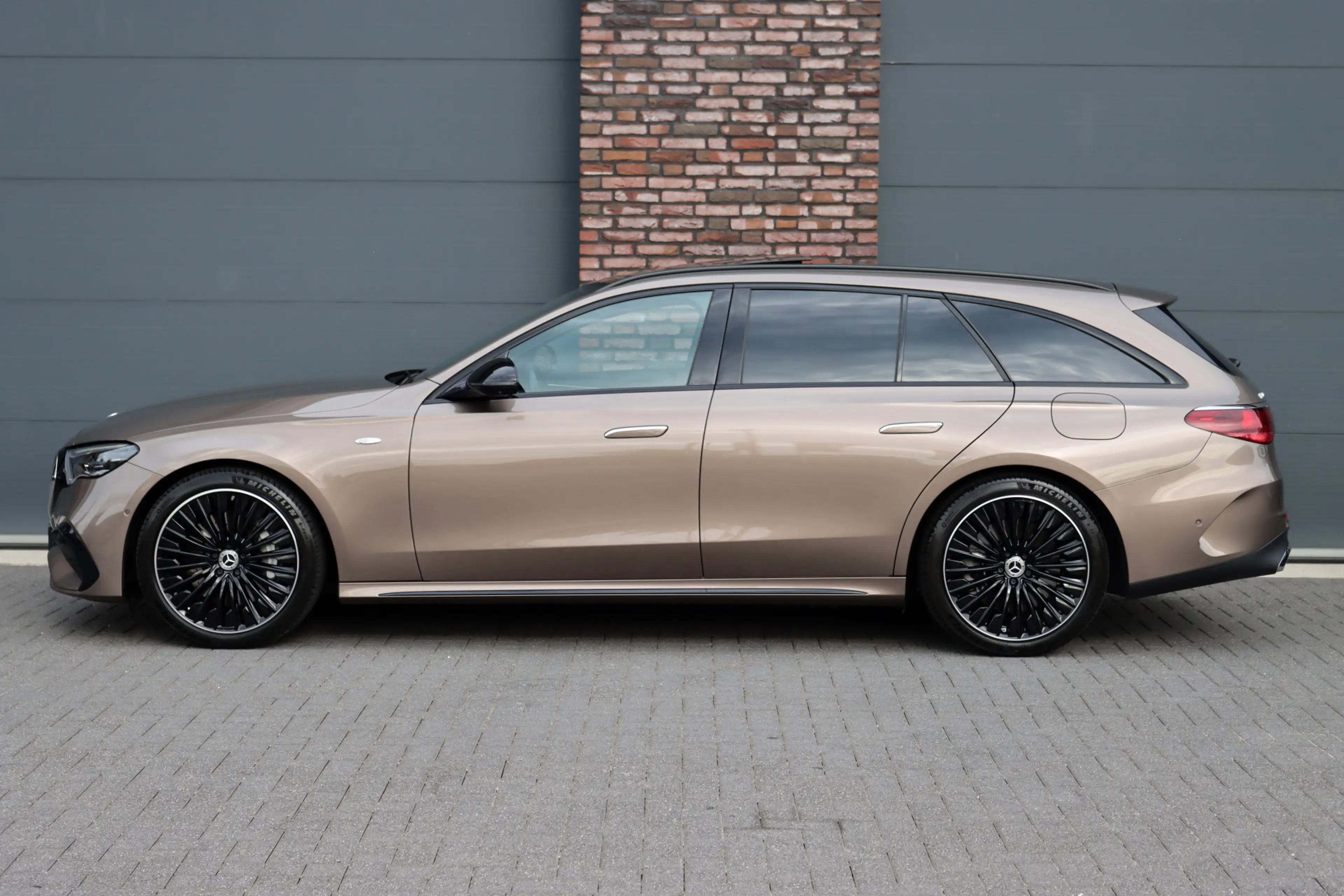 Mercedes-Benz E 300 Estate e AMG Line | Hyperscreen | Distronic+ | HUD — photo 9